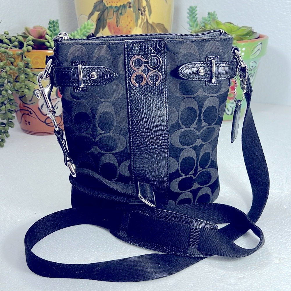 🌺 COACH COLLETTE BLACK SILVER SIGNATURE CROSSBODY SMALL BAG VINTAGE 44752